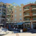Les Cariatides By Interhome Apartament *