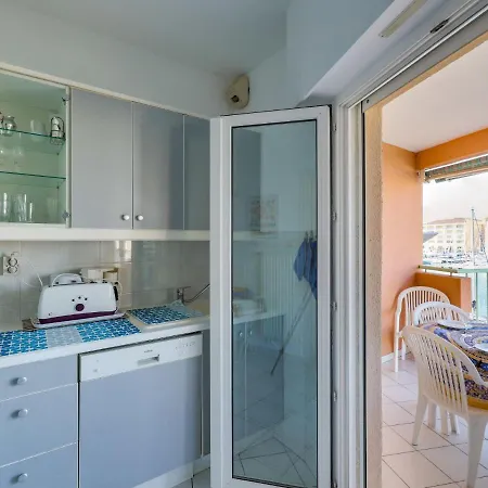 Apartment Les Cariatides By Interhome Frejus