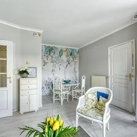 Les Cariatides By Interhome Fréjus