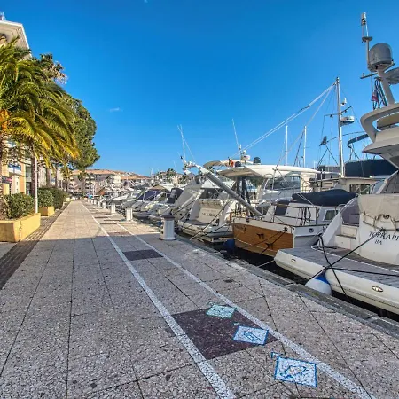 Les Cariatides By Interhome