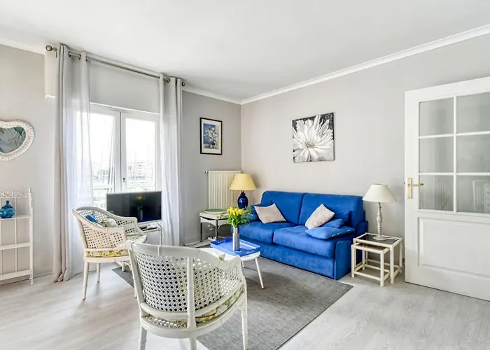 Les Cariatides By Interhome Fréjus