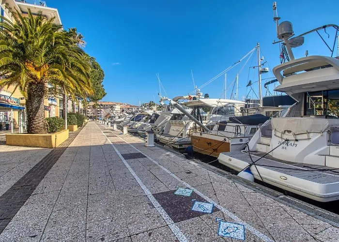 Les Cariatides By Interhome